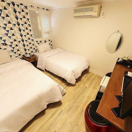 In Seoul Sinchon Goguma Hotel Eksteriør bilde